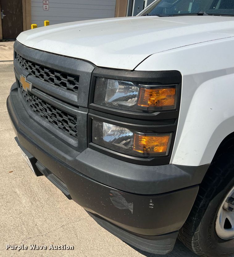 image for item LU9790 2015  Chevrolet Silverado 1500  Double Cab pickup truck