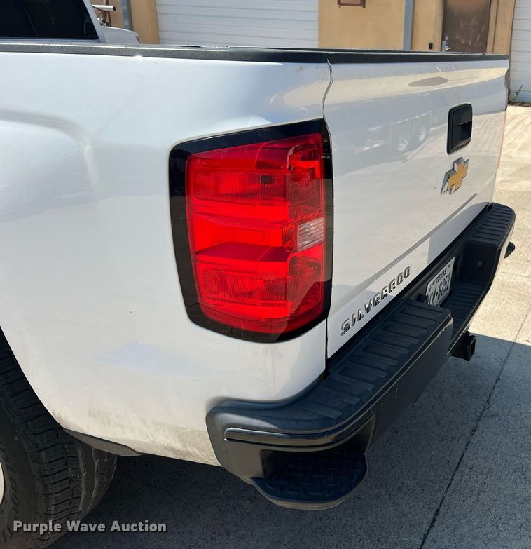 image for item LU9790 2015  Chevrolet Silverado 1500  Double Cab pickup truck