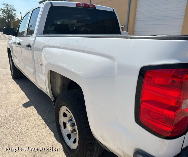 image for item LU9790 2015  Chevrolet Silverado 1500  Double Cab pickup truck