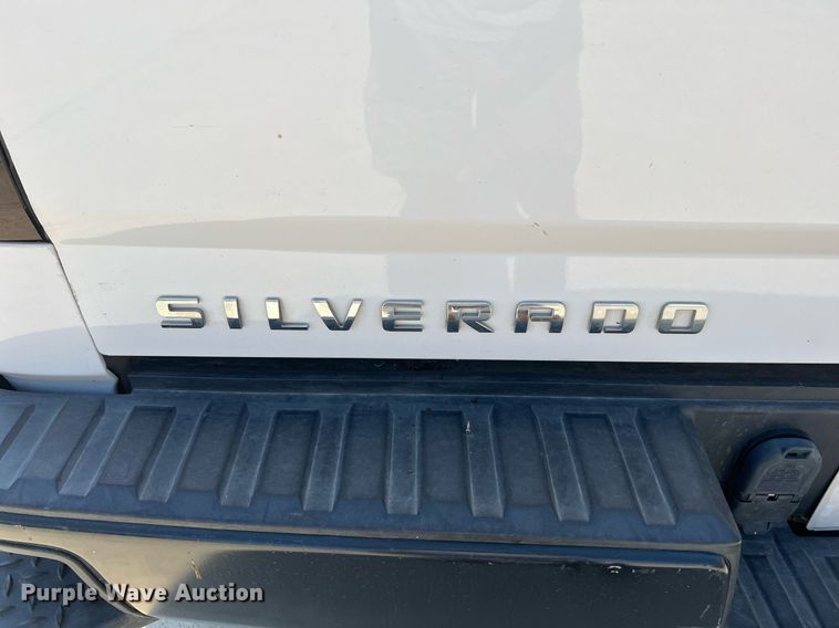 image for item LU9790 2015  Chevrolet Silverado 1500  Double Cab pickup truck