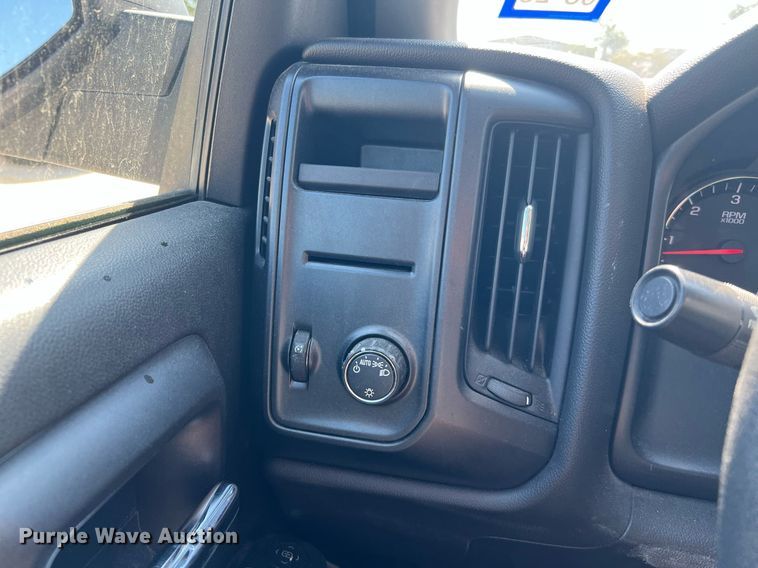 image for item LU9790 2015  Chevrolet Silverado 1500  Double Cab pickup truck