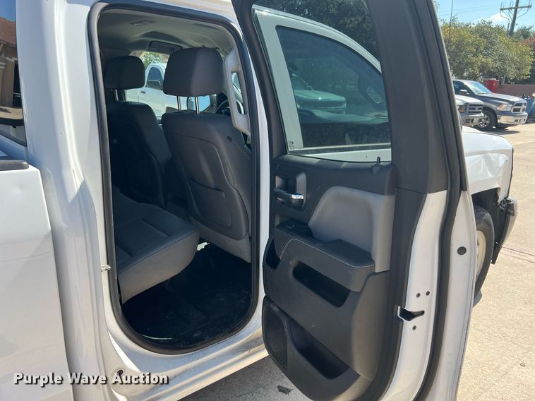 image for item LU9790 2015  Chevrolet Silverado 1500  Double Cab pickup truck