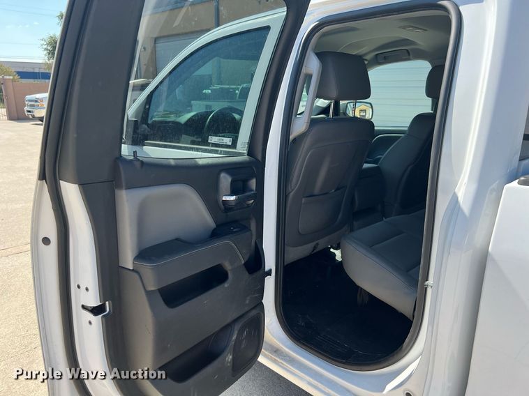 image for item LU9790 2015  Chevrolet Silverado 1500  Double Cab pickup truck