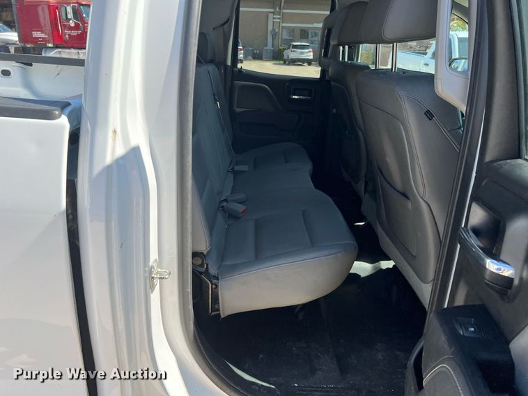 image for item LU9790 2015  Chevrolet Silverado 1500  Double Cab pickup truck