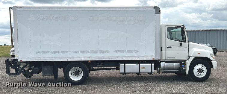 image for item LV9036 2012 Hino 268  box truck