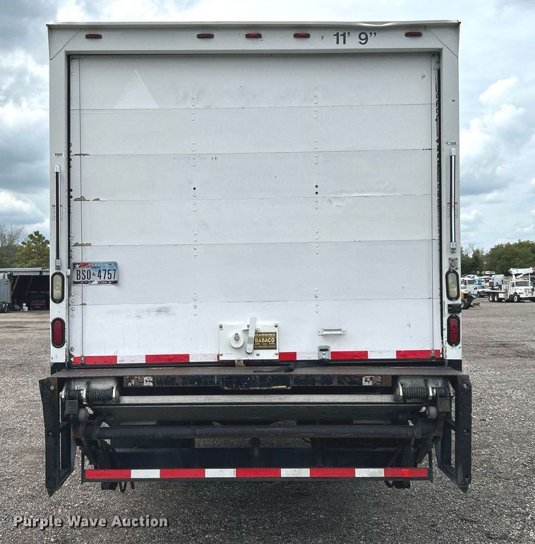 image for item LV9036 2012 Hino 268  box truck