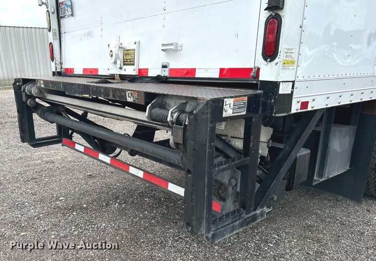 image for item LV9036 2012 Hino 268  box truck