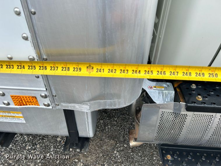 image for item LV9036 2012 Hino 268  box truck