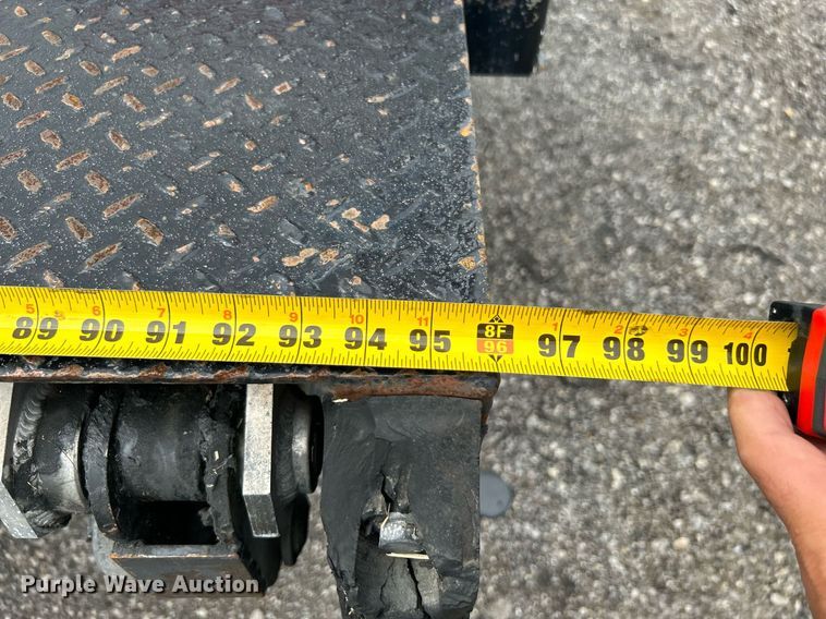 image for item LV9036 2012 Hino 268  box truck