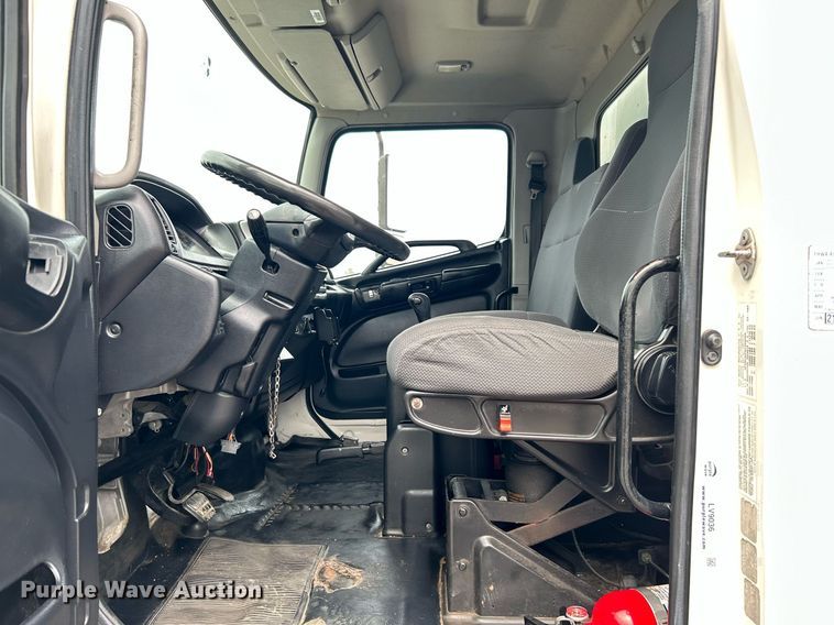 image for item LV9036 2012 Hino 268  box truck