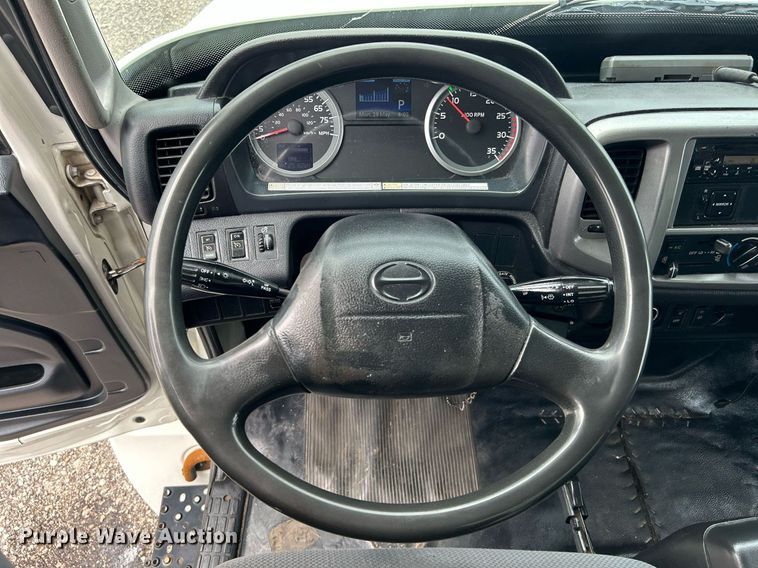 image for item LV9036 2012 Hino 268  box truck