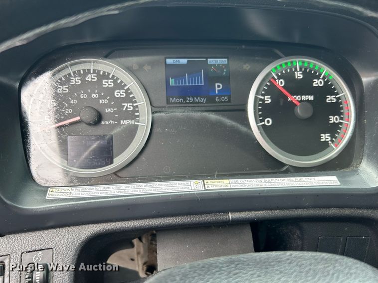 image for item LV9036 2012 Hino 268  box truck