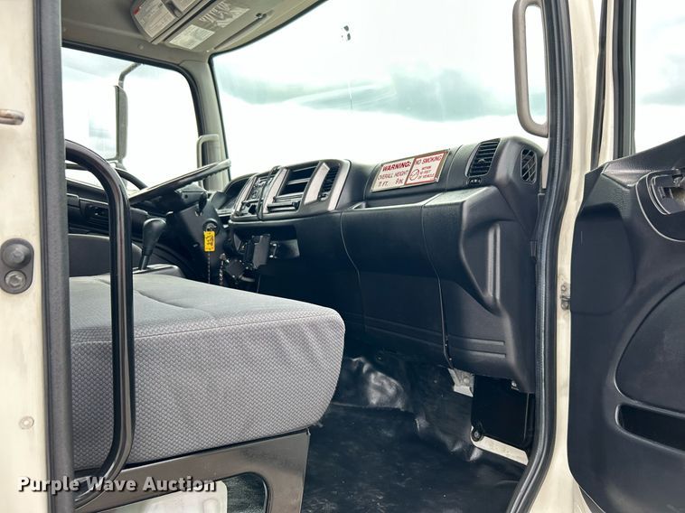 image for item LV9036 2012 Hino 268  box truck