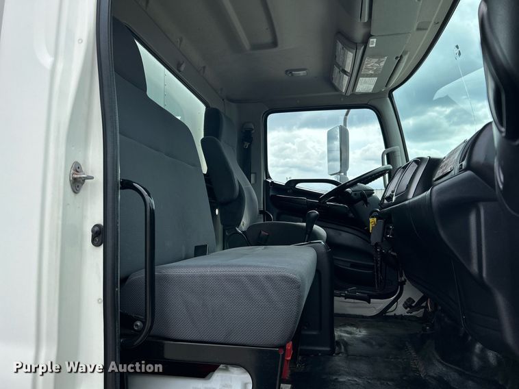 image for item LV9036 2012 Hino 268  box truck