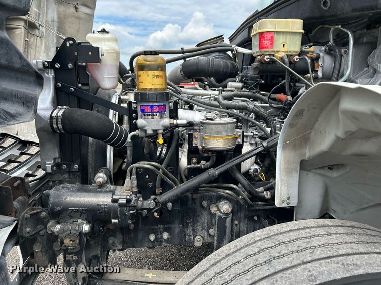 image for item LV9036 2012 Hino 268  box truck