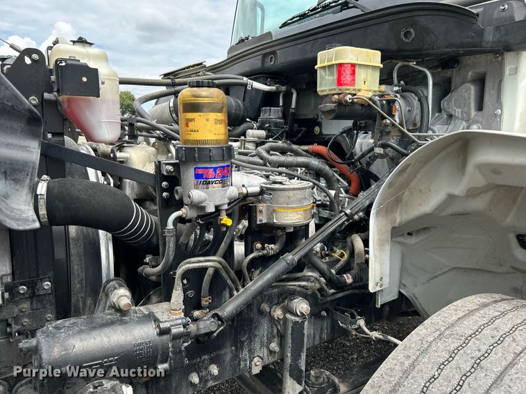 image for item LV9036 2012 Hino 268  box truck