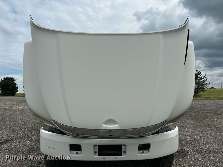 image for item LV9036 2012 Hino 268  box truck