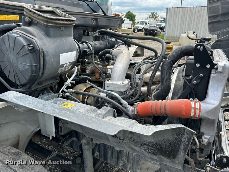 image for item LV9036 2012 Hino 268  box truck