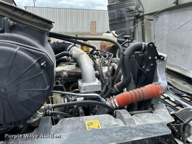 image for item LV9036 2012 Hino 268  box truck