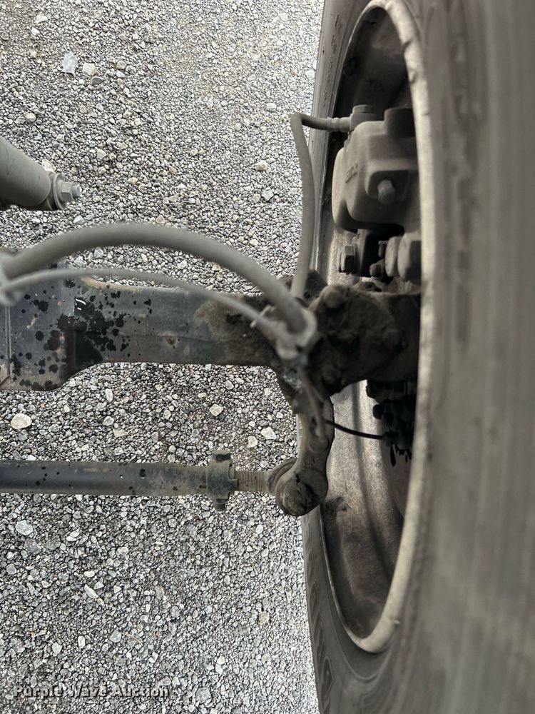 image for item LV9036 2012 Hino 268  box truck