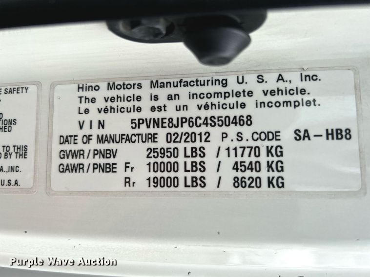 image for item LV9036 2012 Hino 268  box truck