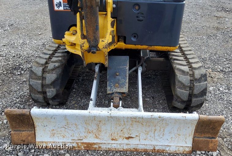 image for item LV9049 John Deere 17D  mini excavator