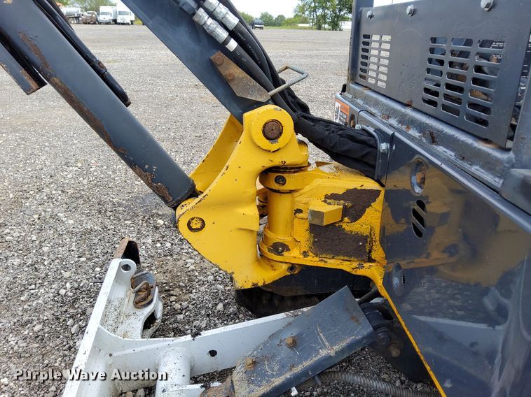 image for item LV9049 John Deere 17D  mini excavator