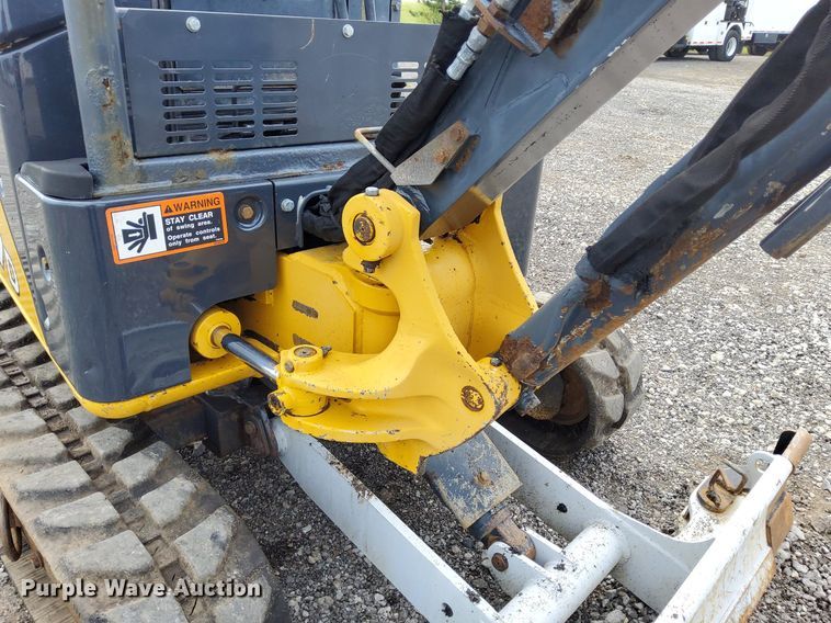 image for item LV9049 John Deere 17D  mini excavator