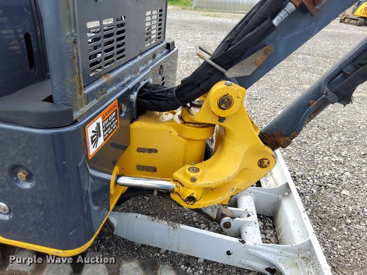 image for item LV9049 John Deere 17D  mini excavator