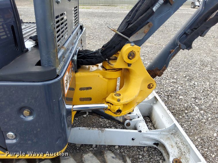 image for item LV9049 John Deere 17D  mini excavator