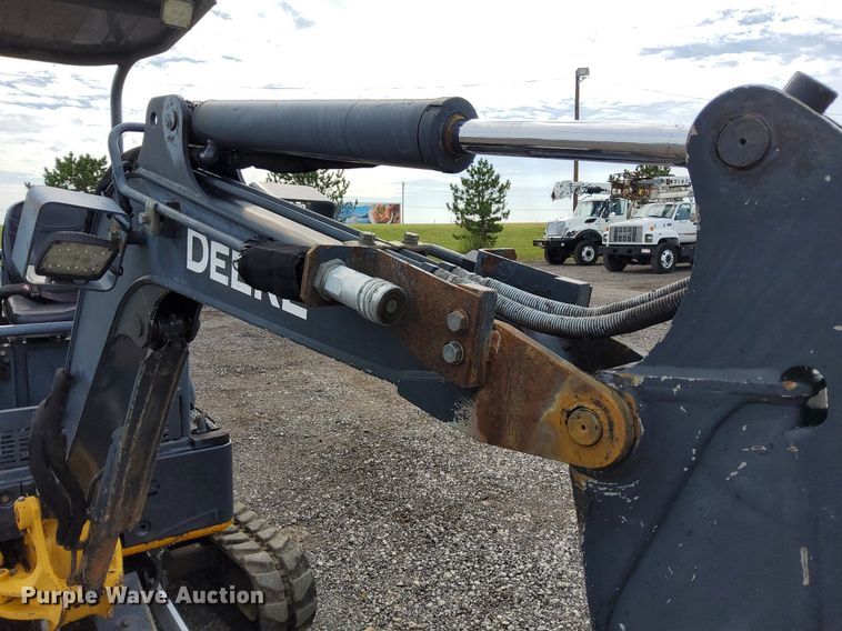 image for item LV9049 John Deere 17D  mini excavator