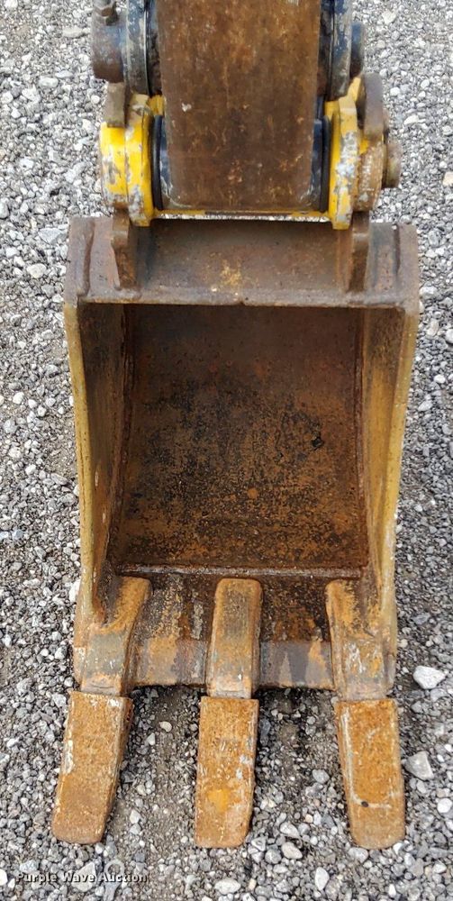 image for item LV9049 John Deere 17D  mini excavator