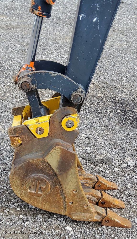 image for item LV9049 John Deere 17D  mini excavator