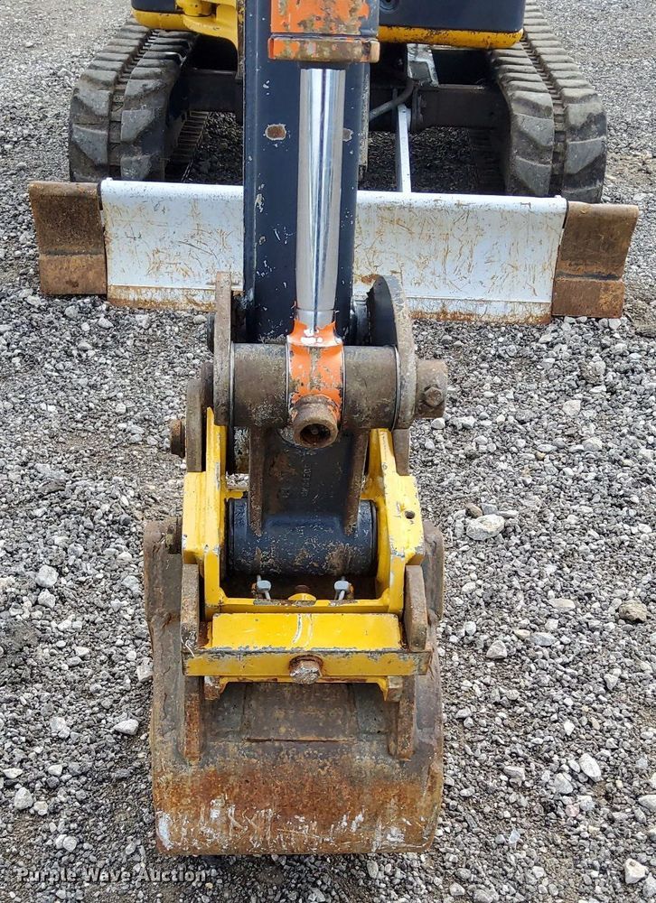 image for item LV9049 John Deere 17D  mini excavator