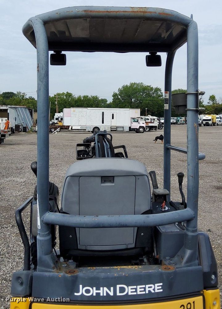 image for item LV9049 John Deere 17D  mini excavator