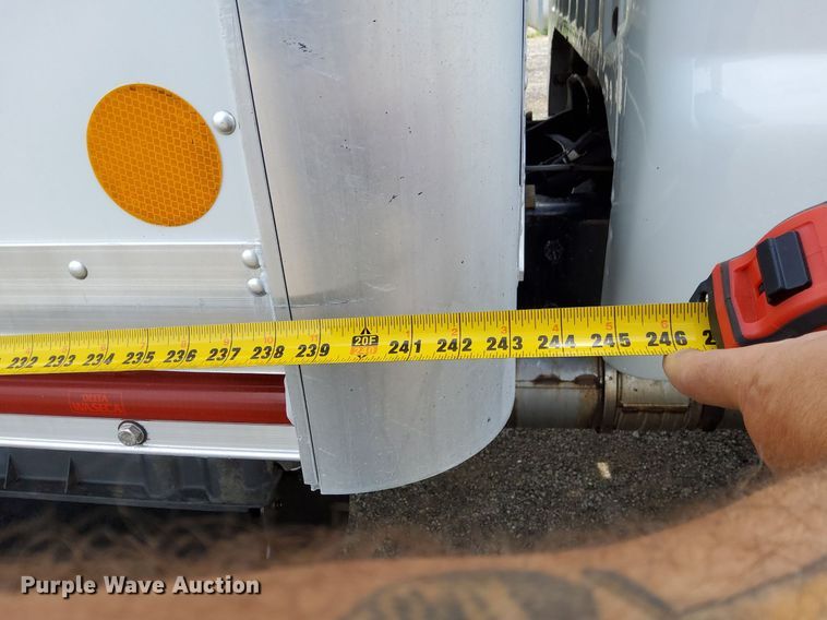 image for item LV9058 2012 Ford F650 XL Super Duty  box truck