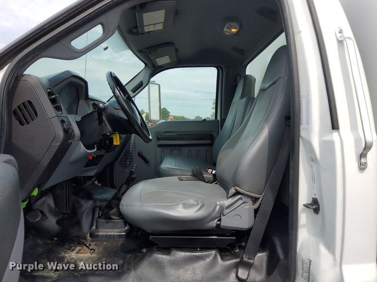 image for item LV9058 2012 Ford F650 XL Super Duty  box truck