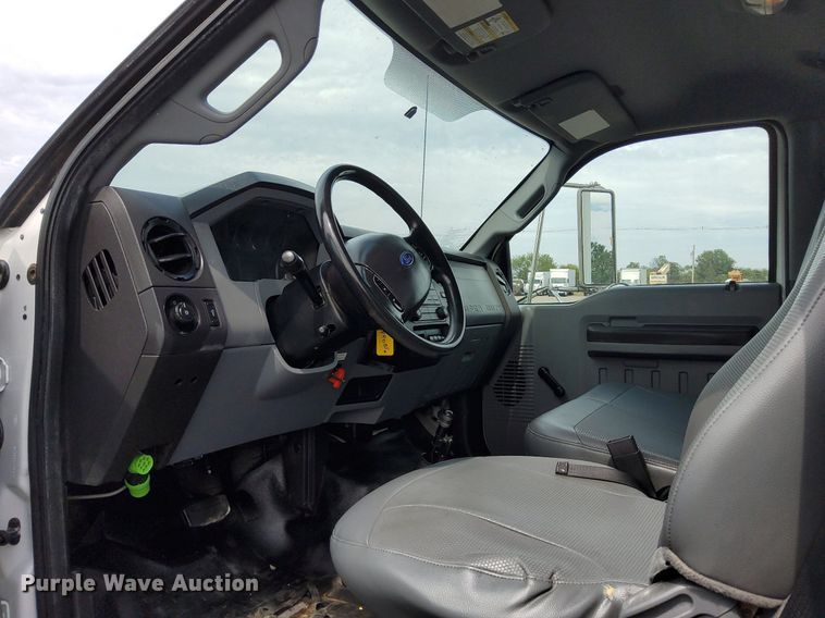 image for item LV9058 2012 Ford F650 XL Super Duty  box truck