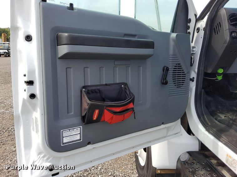 image for item LV9058 2012 Ford F650 XL Super Duty  box truck