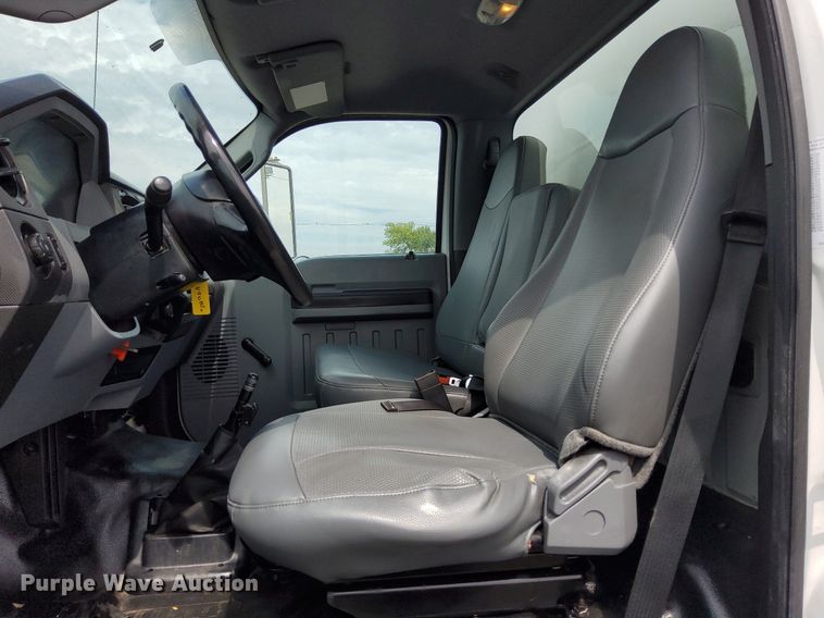 image for item LV9058 2012 Ford F650 XL Super Duty  box truck