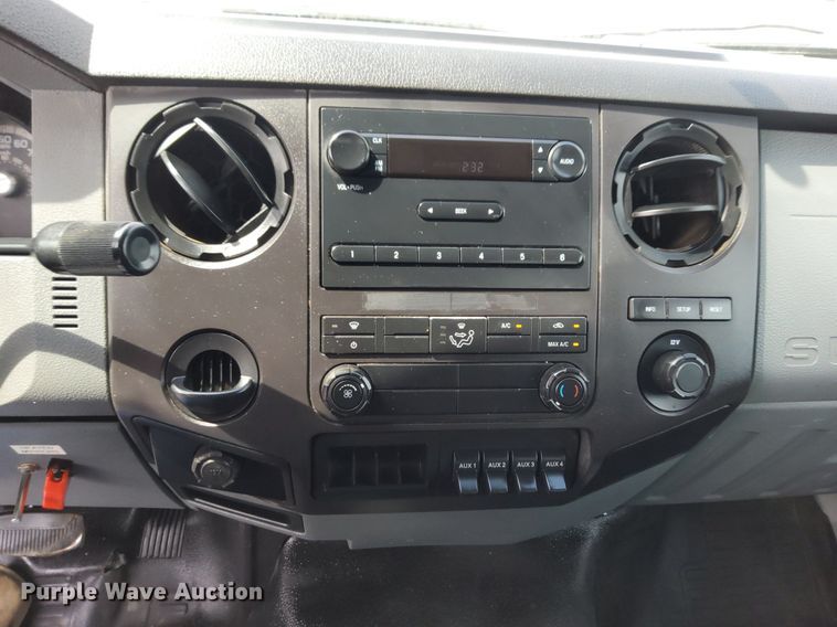 image for item LV9058 2012 Ford F650 XL Super Duty  box truck