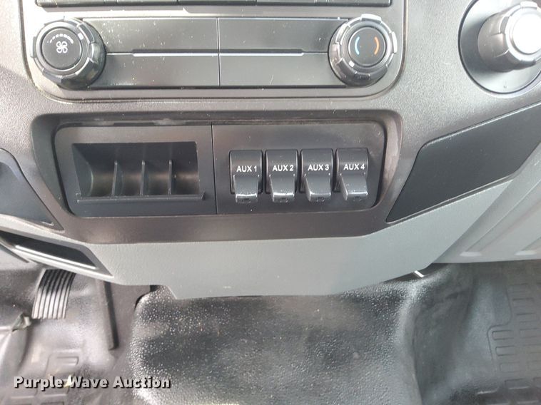 image for item LV9058 2012 Ford F650 XL Super Duty  box truck