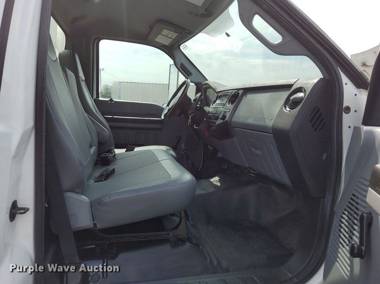 image for item LV9058 2012 Ford F650 XL Super Duty  box truck