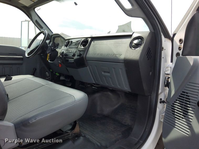 image for item LV9058 2012 Ford F650 XL Super Duty  box truck