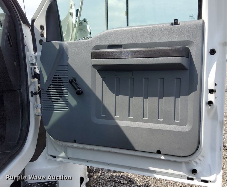 image for item LV9058 2012 Ford F650 XL Super Duty  box truck