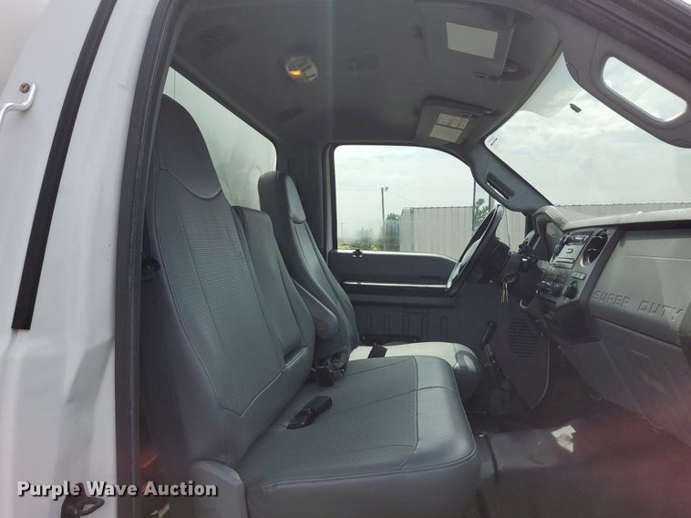 image for item LV9058 2012 Ford F650 XL Super Duty  box truck