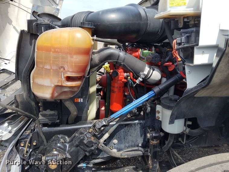 image for item LV9058 2012 Ford F650 XL Super Duty  box truck