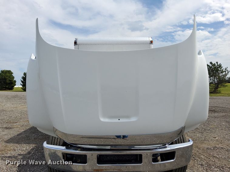 image for item LV9058 2012 Ford F650 XL Super Duty  box truck