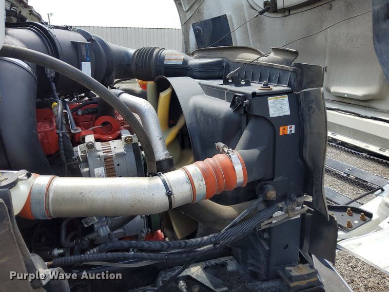 image for item LV9058 2012 Ford F650 XL Super Duty  box truck