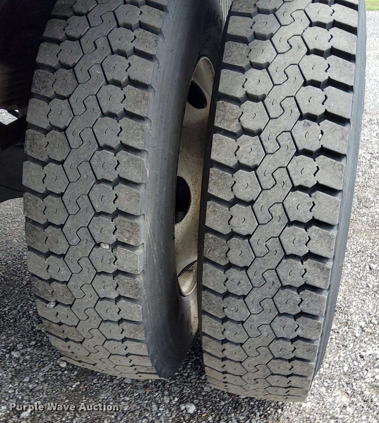 image for item LV9058 2012 Ford F650 XL Super Duty  box truck